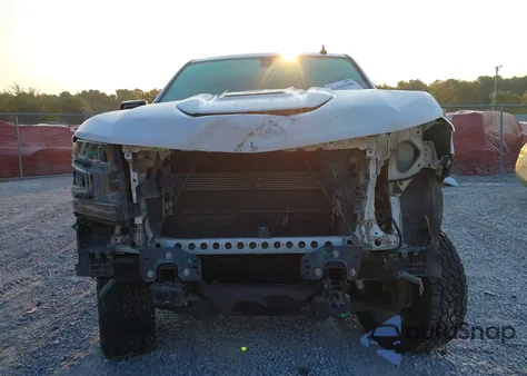 2019 Chevrolet Silverado 1500 Rst from USA, damaged, VIN 3GCUYEED9KG216849